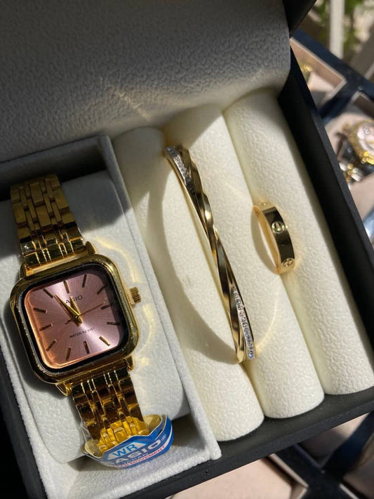 ساعة نسائية انيقة