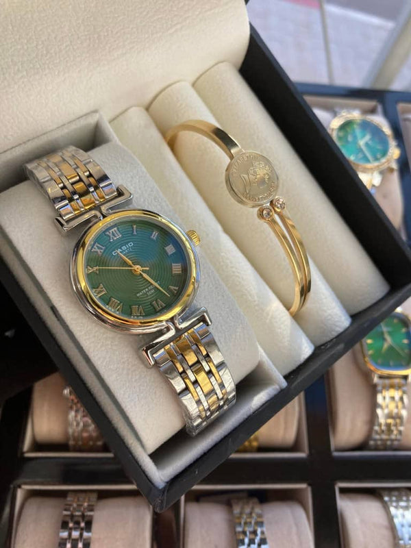 ساعة نسائية فاخرة